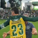 Goiás administra vantagem, empata com Atlético-GO e conquista Campeonato Goiano