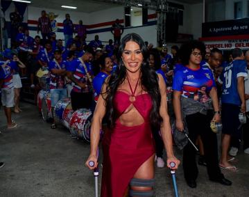 Gracyanne Barbosa na União da Ilha antes de assalto