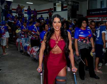 Gracyanne Barbosa na União da Ilha antes de assalto