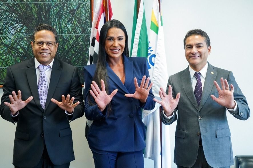 Gracyanne Barbosa se filia ao Republicanos de Tarcísio mirando vaga na Câmara