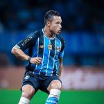Abel Braga e Pezzolano prestam apoio a Marlon após grave lesão no Grêmio