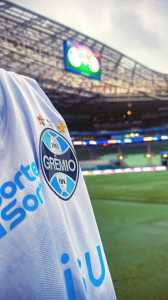 A assessoria de imprensa do Grêmio não cita nome, mas o recado é dirigido ao comentarista Wianey Carlet, da Rádio Gaúcha, que na semana passada chamou o Atlético de ‘timeco’ e ‘marreca mineira’ durante a sua participação no programa ‘Sala de Redação’