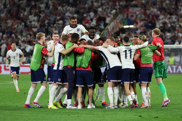 Seleção Inglesa celebra a classificação à final da Eurocopa