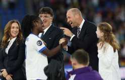 Príncipe William e Charlotte no final do jogo