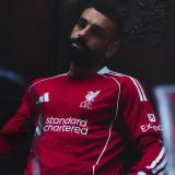 Novos uniformes do Liverpool para a temporada 2025/26