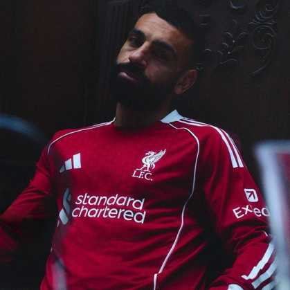 Novos uniformes do Liverpool para a temporada 2025/26