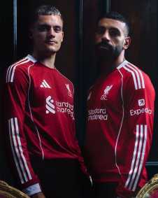 Novos uniformes do Liverpool para a temporada 2025/26