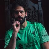 Novos uniformes do Liverpool para a temporada 2025/26