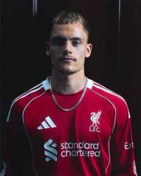 Novos uniformes do Liverpool para a temporada 2025/26