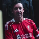 Novos uniformes do Liverpool para a temporada 2025/26