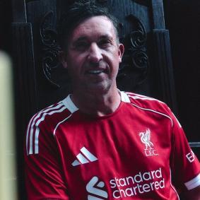 Novos uniformes do Liverpool para a temporada 2025/26