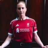 Novos uniformes do Liverpool para a temporada 2025/26
