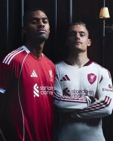 Novos uniformes do Liverpool para a temporada 2025/26