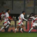 Peru marca no fim, supera o Uruguai e vence a primeira nas Eliminatórias