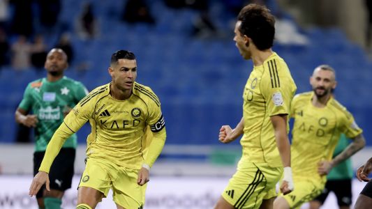 Cristiano Ronaldo comemora gol do Al-Nassr, no Campeonato Saudita