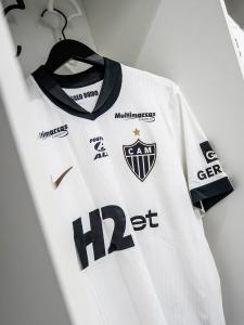Camisa do Atlético no vestiário da Arena do Grêmio
