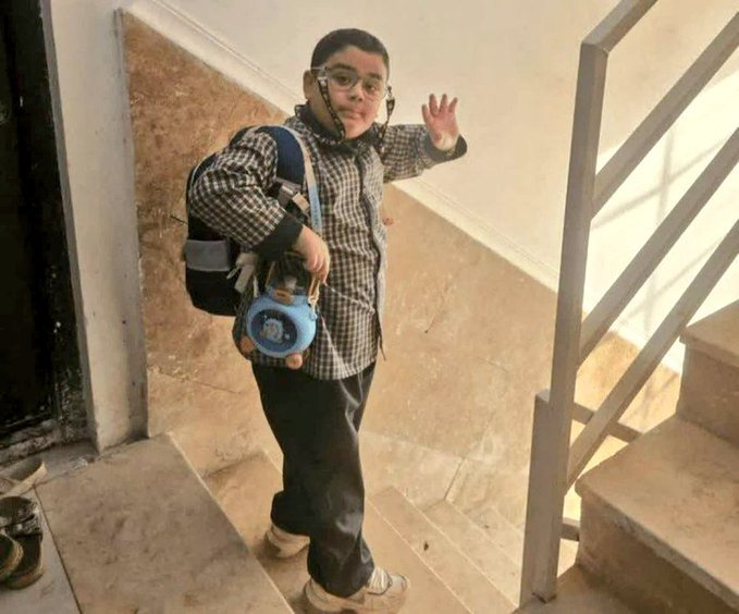 Menino morreu em bombardeio no Irã