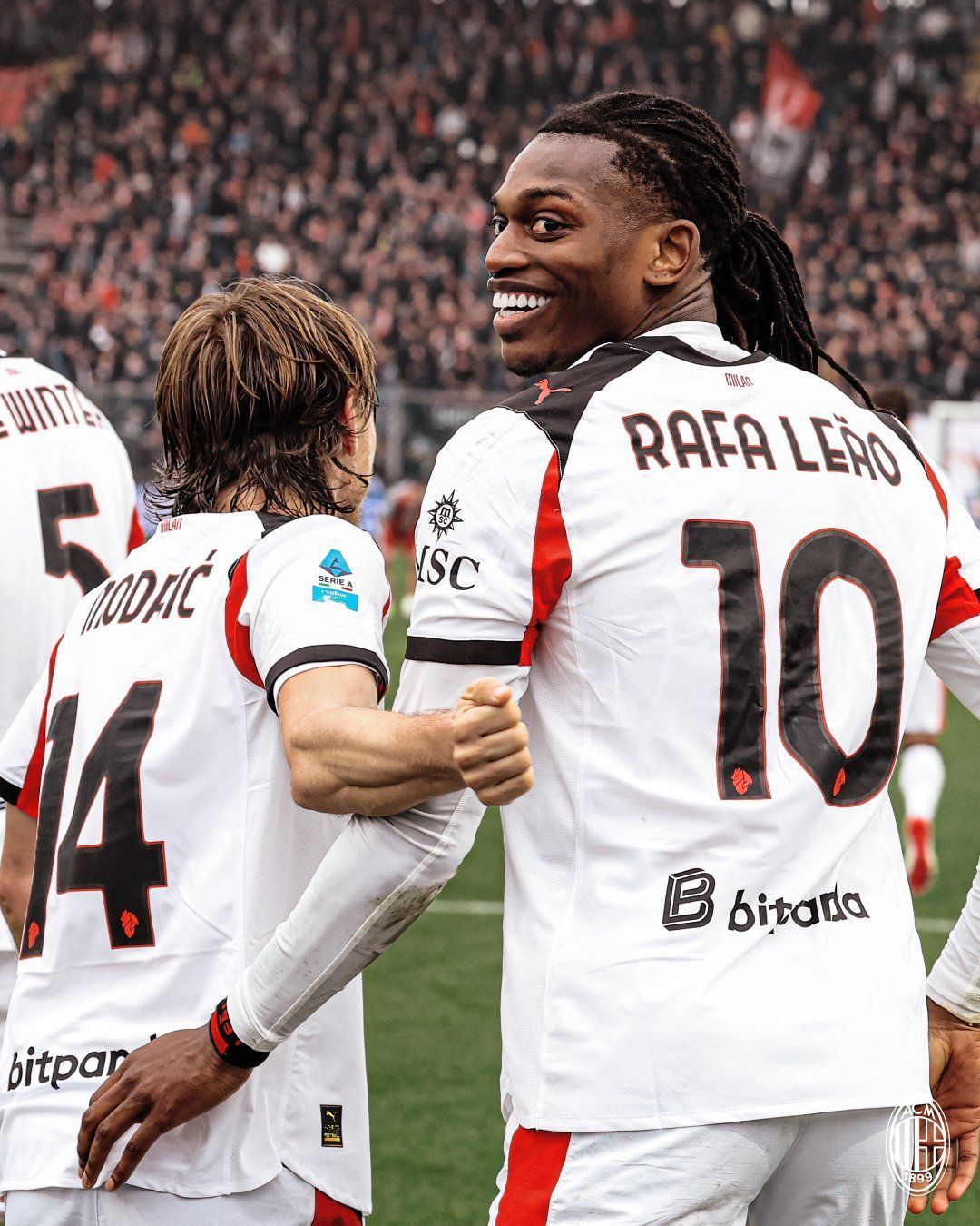 Milan vence Cremonese fora de casa e segue na 'caça' à liderança do Italiano