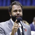 Psol decide lançar Pastor Henrique Vieira para a Presidência da Câmara dos Deputados