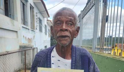 Luiz Carlos dos Santos, de Elói Mendes-MG, é considerado o homem mais velho do Brasil