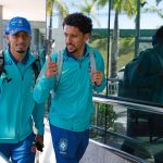 Seleção desembarca em Salvador para enfrentar o Uruguai; veja a programação