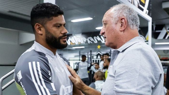 Hulk, atacante, capitão e ídolo do Atlético, em conversa com Felipão na despedida do treinador