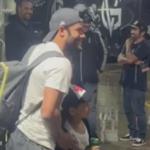 Hulk é tietado por torcedores mirins do Vasco após noite 'heroica' pela Copa do Brasil