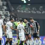Três titulares do Atlético levam cartão amarelo e viram desfalques no Brasileirão
