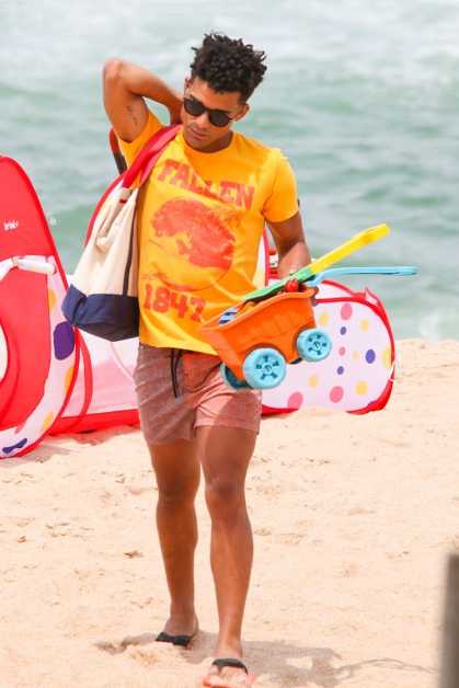 Cenas de Vale Tudo são gravadas em praia do Rio