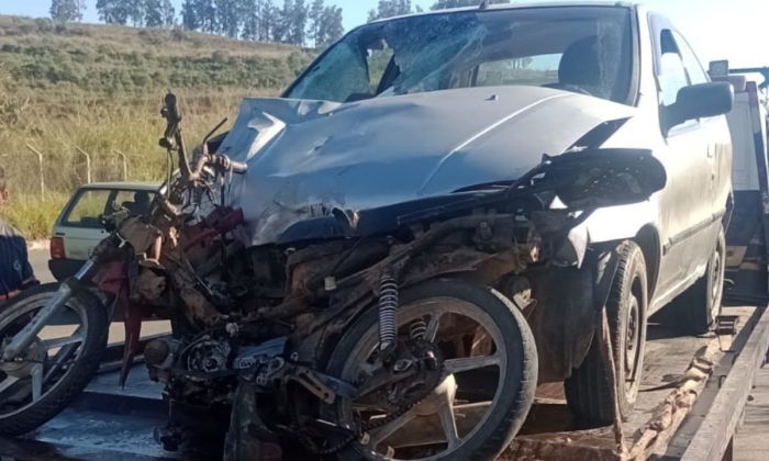 Idoso morreu em acidente entre ciclomotor e carro em Viçosa (MG) Foto Divulgação PMR