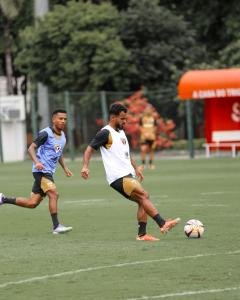 Danielzinho volta após desgaste e deve jogar ao lado de Marcos Antonio no São Paulo