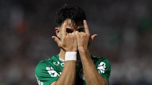 Flaco López comemora com a "máscara das iniciais" após marcar pelo Palmeiras