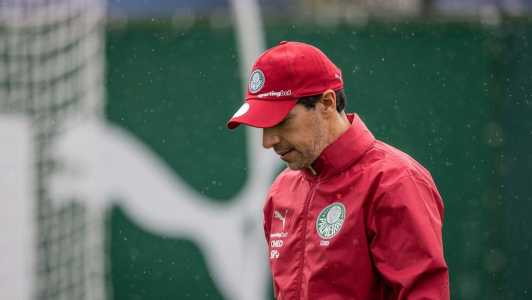 Abel Ferreira tem poucas opções para montar zaga do Palmeiras
