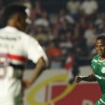 Arias brilha, Palmeiras vence São Paulo e dispara na ponta do Brasileiro