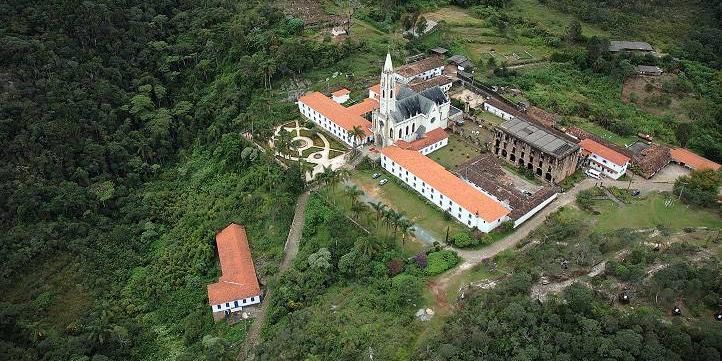Santuário do Caraça reabre para visitação após incêndios