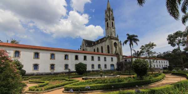 A Polícia Federal (PF) apreendeu 21 kg de cocaína nessa terça-feira (6), na BR-381, em Betim, Região Metropolitana de Belo Horizonte.