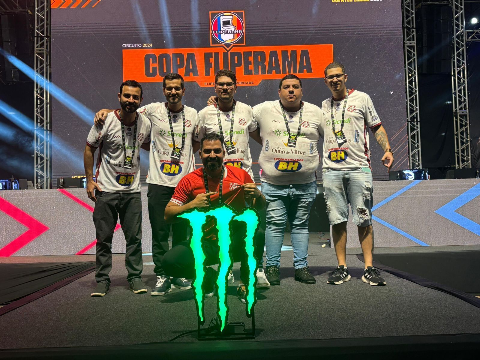 Equipe de CS do Democrata participa de torneio presencial da modalidade em Brasília