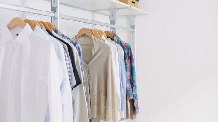 O guia do guarda-roupa cápsula: 10 peças que multiplicam seu estilo