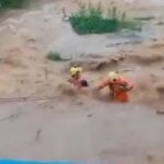 Adolescente é resgatado ao ficar com perna presa no Rio Limoeiro em Além Paraíba (MG)