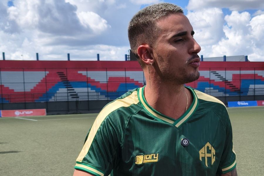 Thiago Galhardo lamenta crise no Santa Cruz e desabafa: 'Prometi o acesso e cumpri'