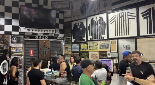 Registros da 'despedida' do Bar do Salomão da tradicional esquina do bairro Serra
