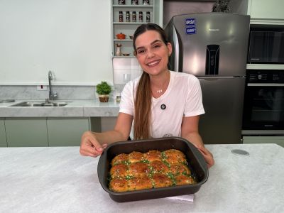 Pãozinho caseiro com manteiga e ervas - Clara Senra - Na Cozinha