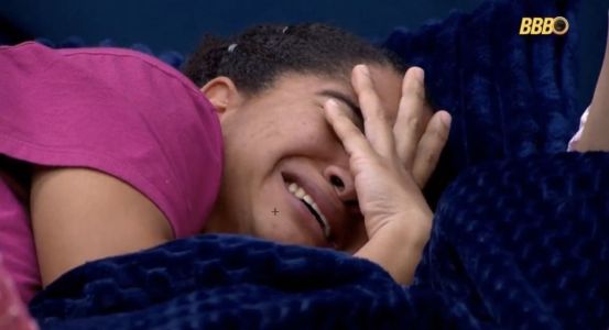 Milena chora no Quarto do Líder