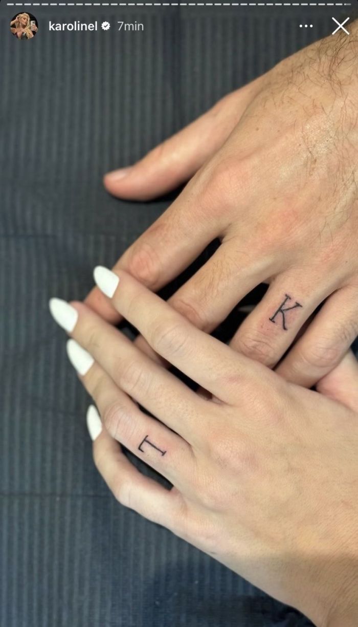 Léo Pereira e Karoline Lima fazem tatuagem em conjunto