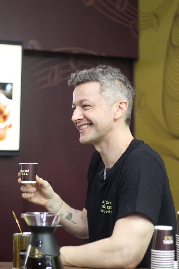 Lucas esteve na SIC (Semana Internacional do Café) no ano passado e revelou ser louco por café