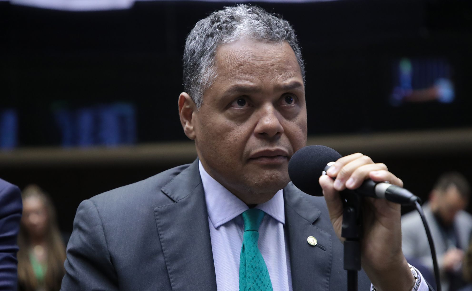 Após candidato de Lira conquistar maioria, Brito se mantém na disputa pela Presidência da Câmara