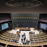 Motta suspende sessões da Câmara para abrir espaço a articulações partidárias