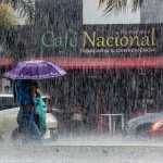 Chuva intensa coloca sete estados brasileiros em alerta laranja; veja cidades