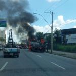 Caminhão pega fogo e fecha Avenida Cristiano Machado em BH; veja rota alternativa