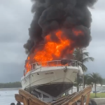 Vídeo: incêndio consome lancha de luxo atracada em Marina no Guarujá